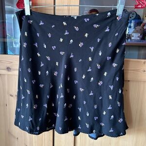 H&M A-line Floral Skirt DIVIDED